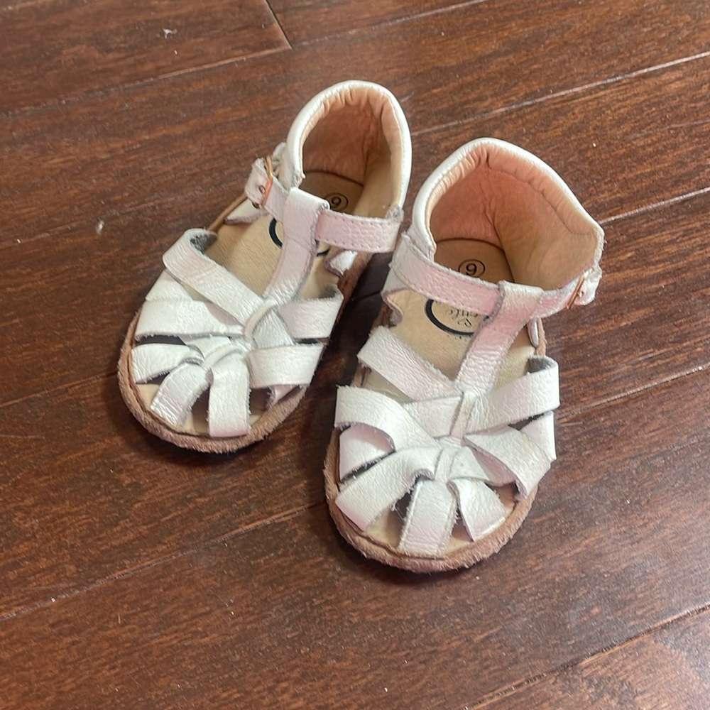 Little lovebug leather moccasin sandals